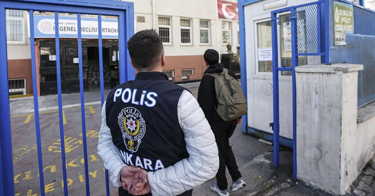 Okullarda Yeni Dönem Güvenlik Hamlesi: Kameralar Her Yerde Olacak, Siber Ekipler Çocukları Koruyacak