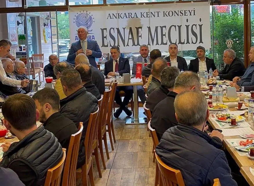 Necatibey Caddesi Dönüşüm İçin Tek Yürek: Esnaf ve Yöneticilerden Ortak Akıl Çıkışı