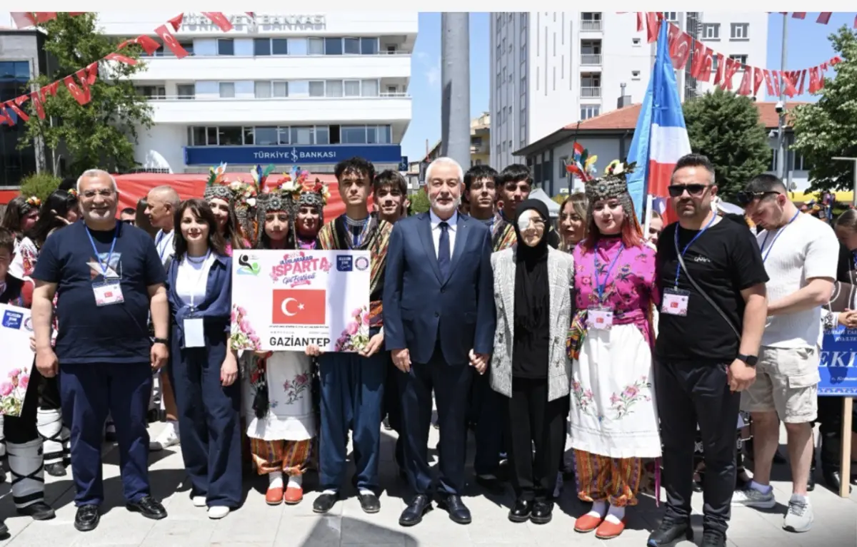 Isparta Uluslararası Gül Festivali Başladı: Şehrin Kokusu Dört Bir Yana Yayılacak