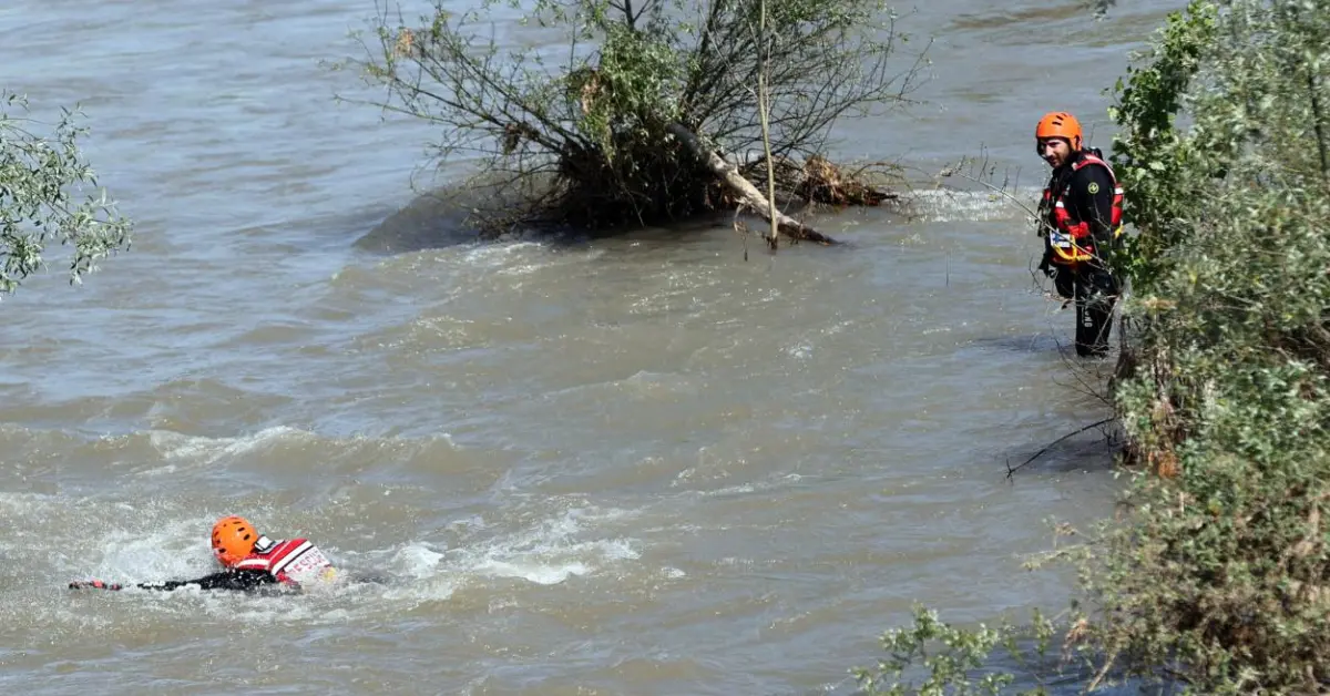 Kelkit Nehri’nde Kayıp Genç İçin Nefes Kesen Arama: Dronlar ve Dalgıçlar Seferber Oldu