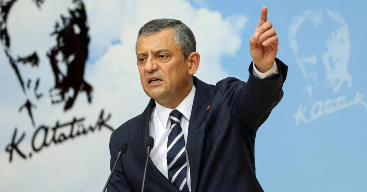 Özgür Özel’den Sert Açıklamalar: ‘Bugün Ben Burada Lazımdım’, Demokrasiye Yönelik Tehditlere Dikkat Çekti