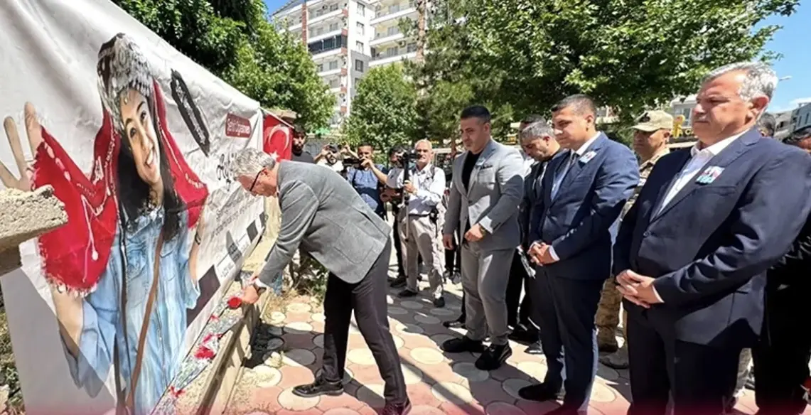 Teröre Şehit Düşen Öğretmen Aybüke Yalçın, Kozluk’ta Minnetle Anıldı