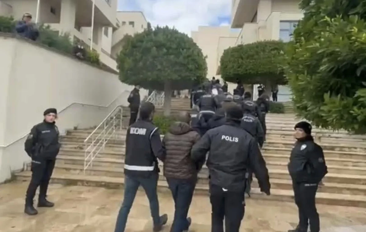 Yasa Dışı Bahis Operasyonu: 27 İlde 72 Kişi Yakalandı, 8 Milyar TL’lik İşlem Hacmi Ortaya Çıktı
