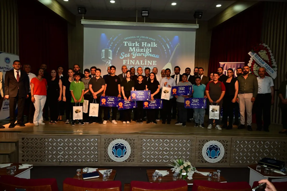 Battalgazi’de Genç Yetenekler Türk Halk Müziği Ses Yarışması’nda Jüriyi Büyüledi