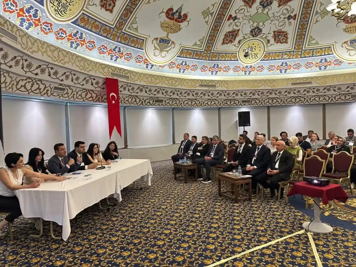 Kars’ın Zengin Kültürel Mirası Elazığ’da Ele Alındı: Gelecek Nesillere Aktarım Masaya Yatırıldı