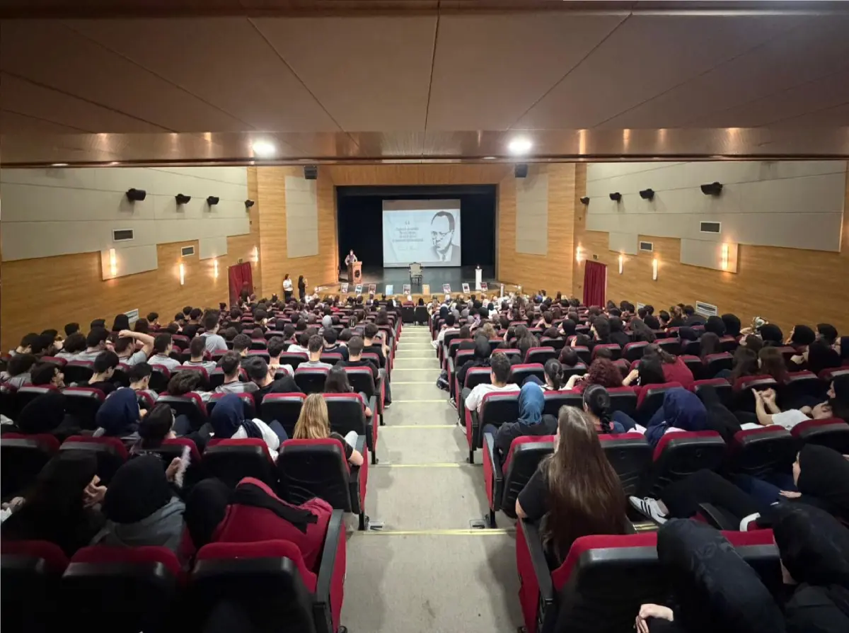 Prof. Dr. Ümit Meriç’ten Gençlere Cemil Meriç Mirası: Kavramların Derinine İnmek ve Kültür Oluşturmak