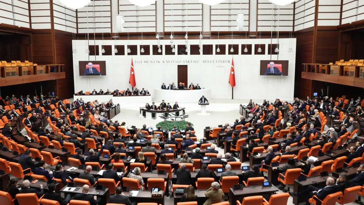 TBMM Çalışma Takvimi Uzadı: Meclis Tatile Girmeyecek, Yasama Faaliyetleri Devam Edecek