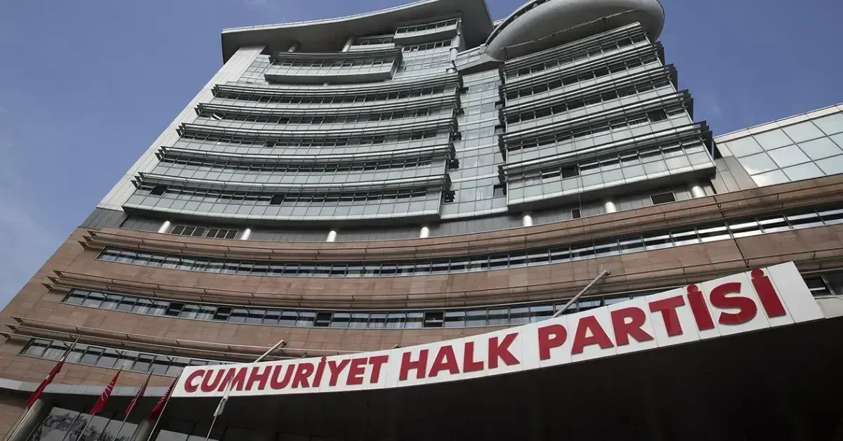 İzmir Büyükşehir Belediye Başkanı Cemil Tugay CHP’den Ayrıldı: Bağımsız Devam Kararı