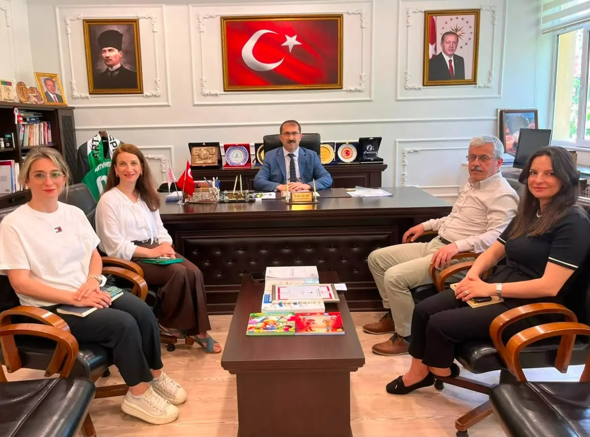Artvin’den Türkiye’ye Örnek Proje: ‘Okuyan Artvin’ Artık Tescilli Bir Marka!