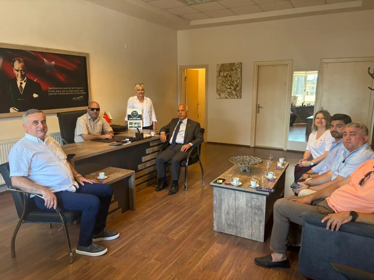 Artvin Ticaret Borsası’ndan Görme Engelli Üyeye Anlamlı Ziyaret: Azmin Ticari Başarıya Dönüşümü