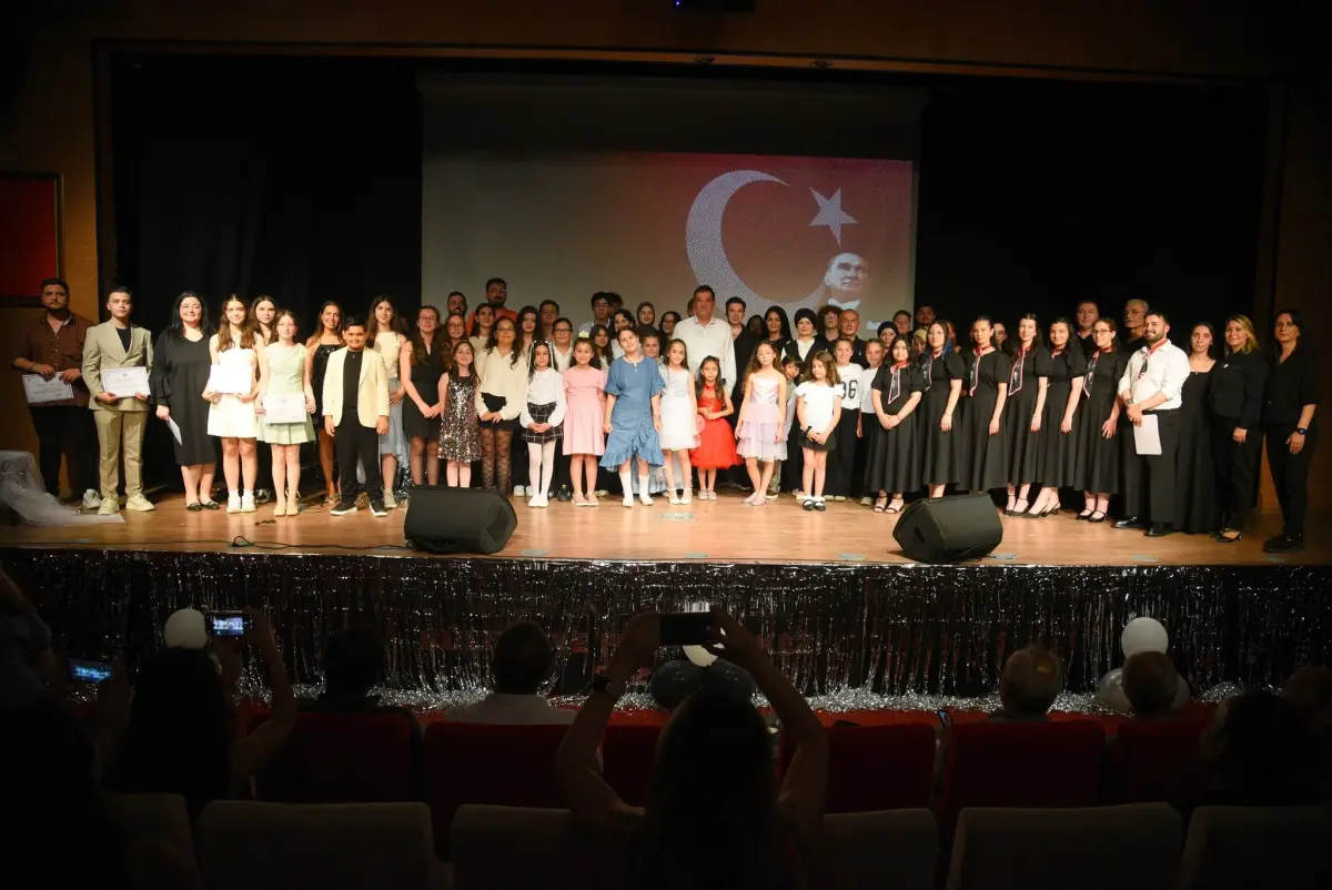 Giresun Belediye Konservatuvarı Öğrencilerinden Göz Kamaştıran Yıl Sonu Gösterisi