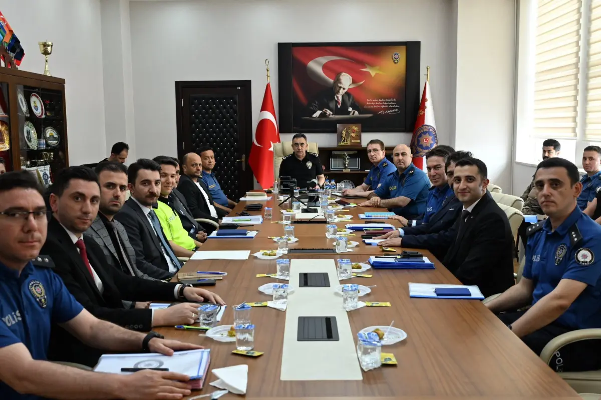 Kars Emniyeti’nden Kapsamlı Güvenlik Değerlendirmesi: YKS ve NATO Zirvesi Hazırlıkları Masada
