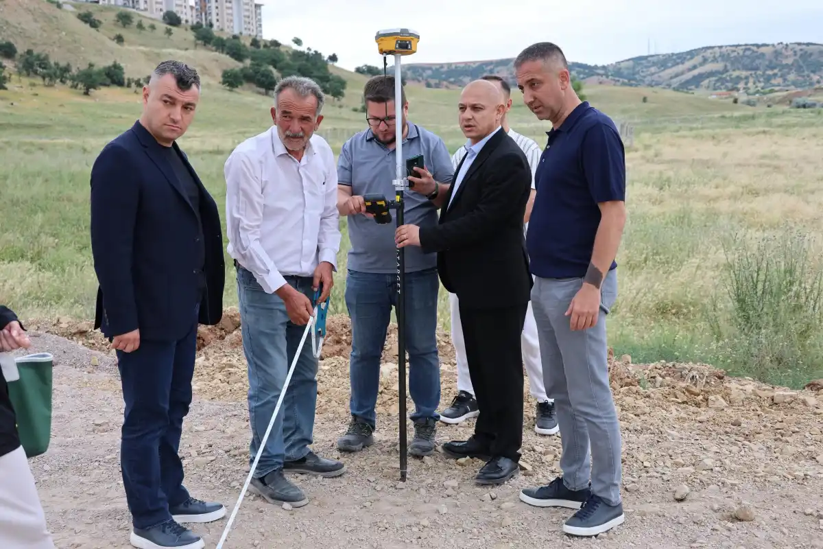 Kırıkkale’de Yuva Mahallesi TOKİ Yolu Sorunu Çözülüyor: Belediye Ekipleri Sahada
