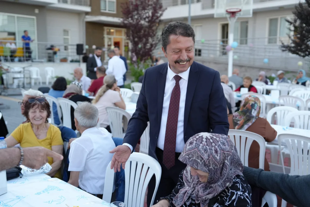 Başkan Kasap’tan Babalar Günü Ziyareti: Huzurevi Sakinleriyle Sıcak Sohbet