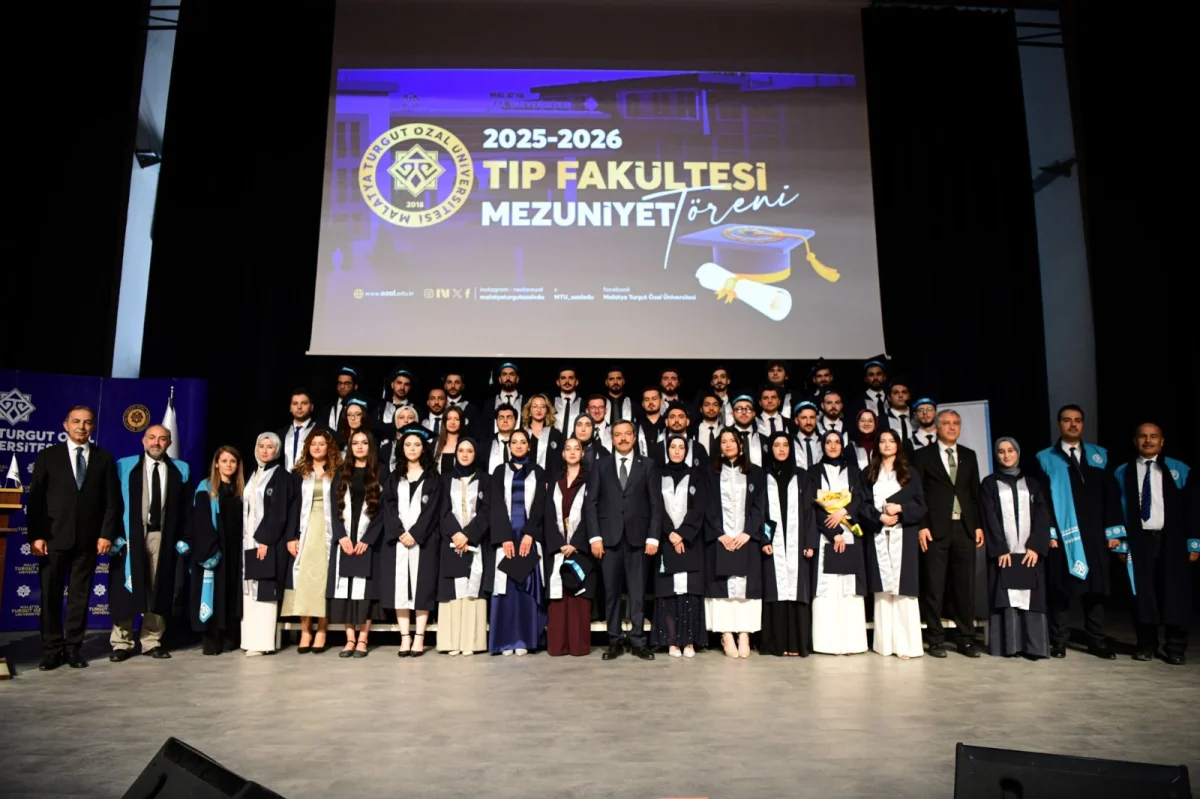 Malatya’da Tarihi An: MTÜ Tıp Fakültesi İlk Mezunlarını Verdi, Genç Hekimler Meslek Yemini Etti