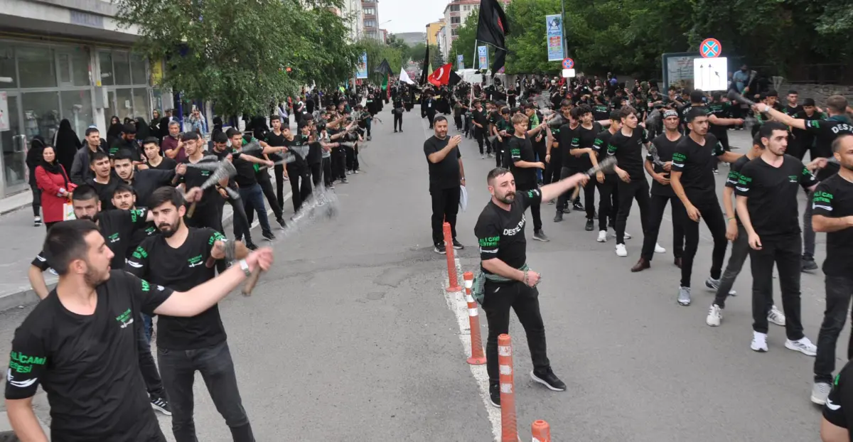 Kars’ta Kerbela Şehitleri Anılıyor: 1387. Yıl Matem Programı ve Birlik Mesajları