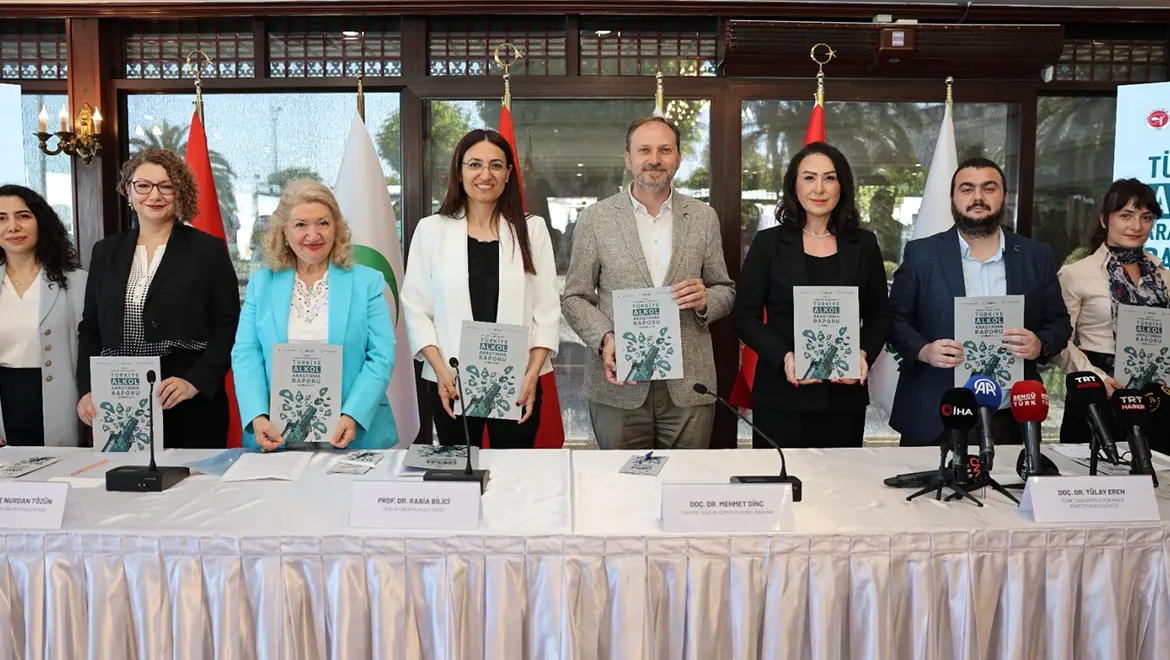 Yeşilay Raporu Şoke Etti: Türkiye’de İlk Alkol Deneyimi Yaşı 18’in Altına Düştü