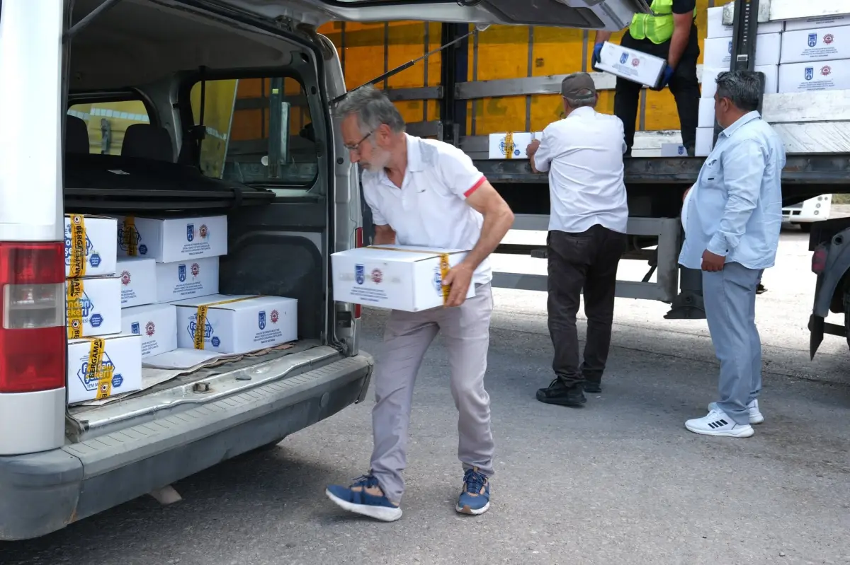 Güdül’de Arıcılığa Güçlü Destek: 44 Yetiştiriciye Yem Desteği Sağlandı