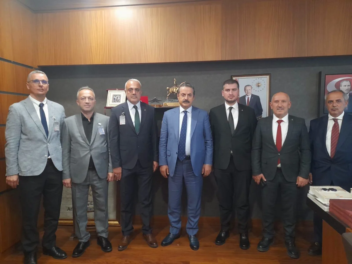 Artvin AK Parti’den Milletvekili Çelik’e Ziyaret: Yatırımlar ve Gelecek Projeleri Değerlendirildi