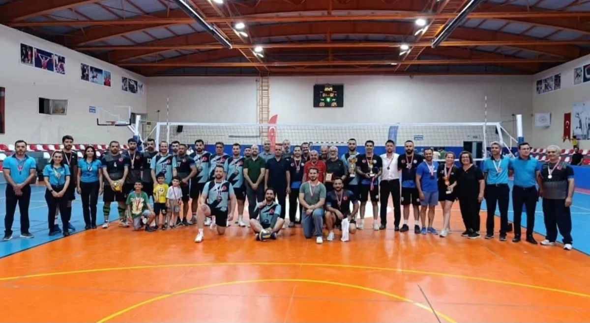Kırıkhan MEM Voleybolda Şampiyonluğa Ulaştı: Kurumlar Arası Turnuva Nefes Kesti