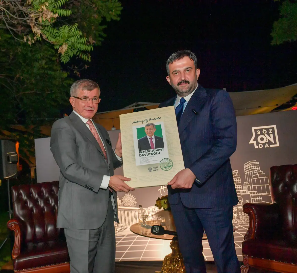Ahmet Davutoğlu’ndan Depresyon ve Altın Oran Açıklaması: “Bugünkü Depresyonların Sebebi Altın Oranı Kaybetmemiz”