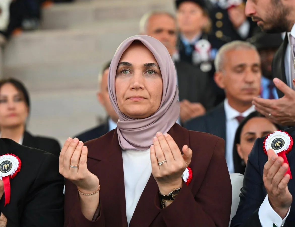 Polis Akademisi’nden Mezun Olan Gençlere Bakan Yardımcısı Yiğitbaşı’ndan Tebrik: “Allah Ayaklarınıza Taş Değdirmesin”