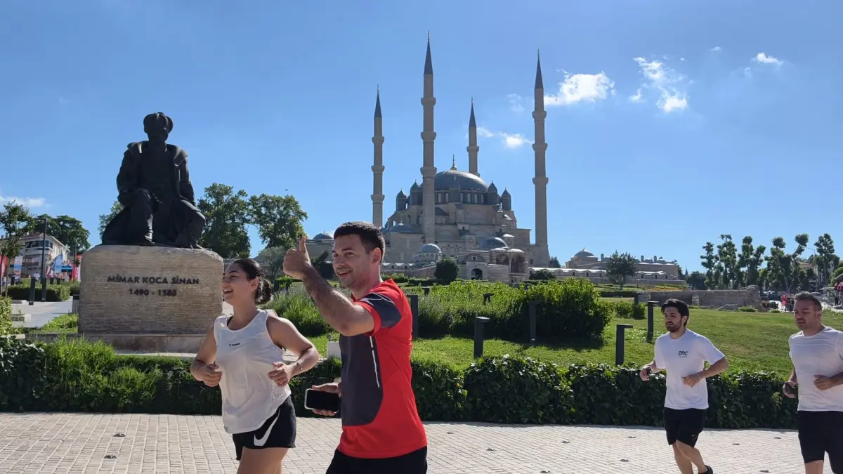 Selimiye Camii’nin UNESCO Listesi’ndeki 15. Yılı Coşkuyla Kutlandı: Sporcular 15 Tur Attı