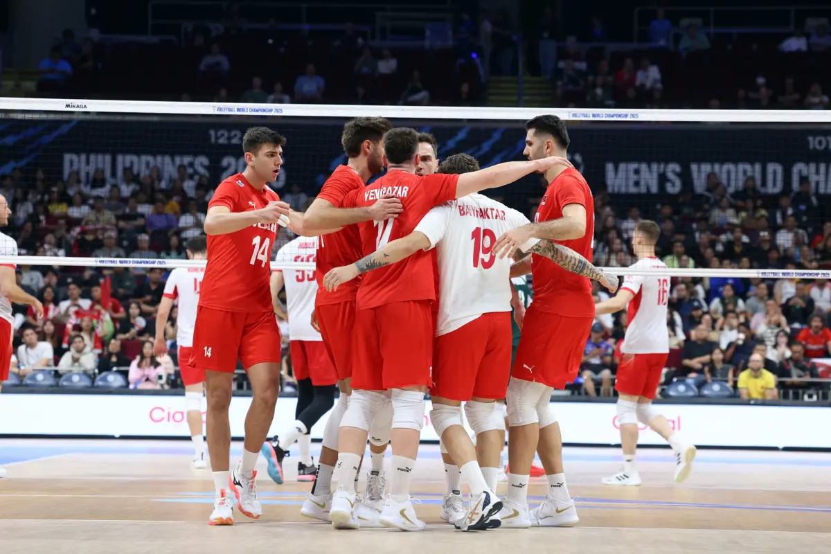 Filenin Efeleri Tarih Yazdı: Türkiye Voleybol Milli Takımı Dünya Sıralamasında İlk 10’a Girdi