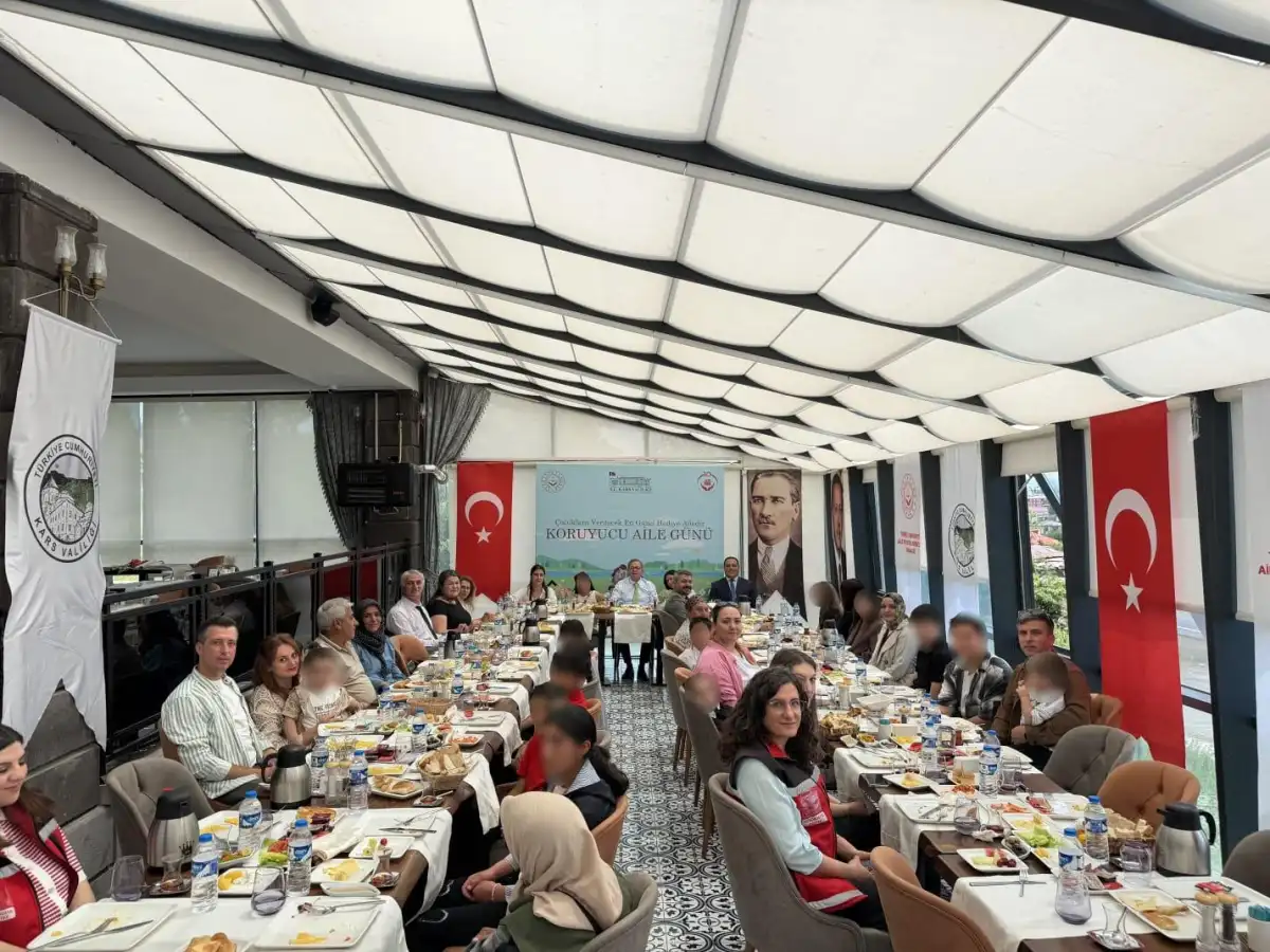 Kars Valisi Ziya Polat’tan Koruyucu Ailelere Ziyaret: Sevgi ve Dayanışma Vurgusu