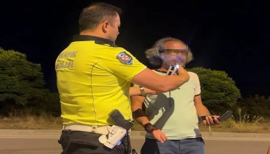 Burdur’da Trafik Polisine ‘Kolay Gelsin’ Demeye Gitti, 3.28 Promil Alkolle Yakalandı