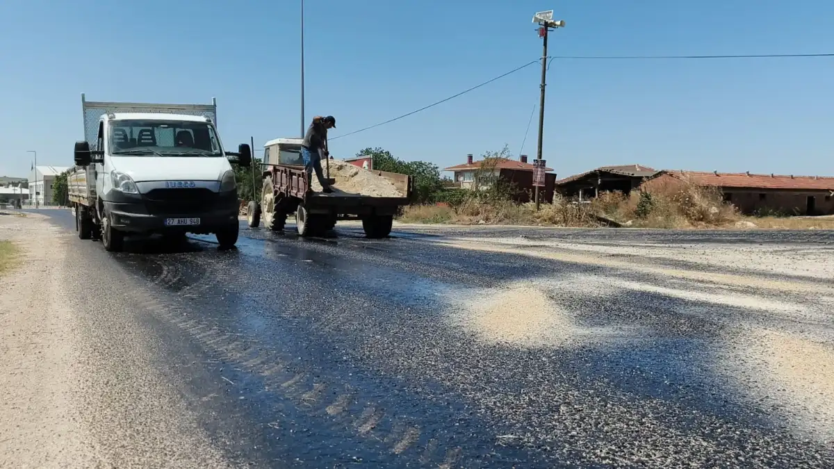 Edirne Kavruluyor: 40 Derece Sıcaklık Asfaltı Eritip Hayatı Felç Etti