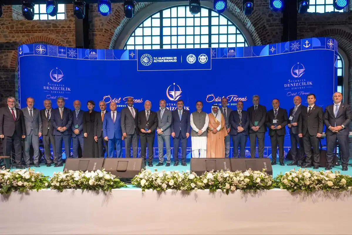 Tosyalı Holding, Denizcilik Sektöründeki Başarısıyla Ödüllendirildi