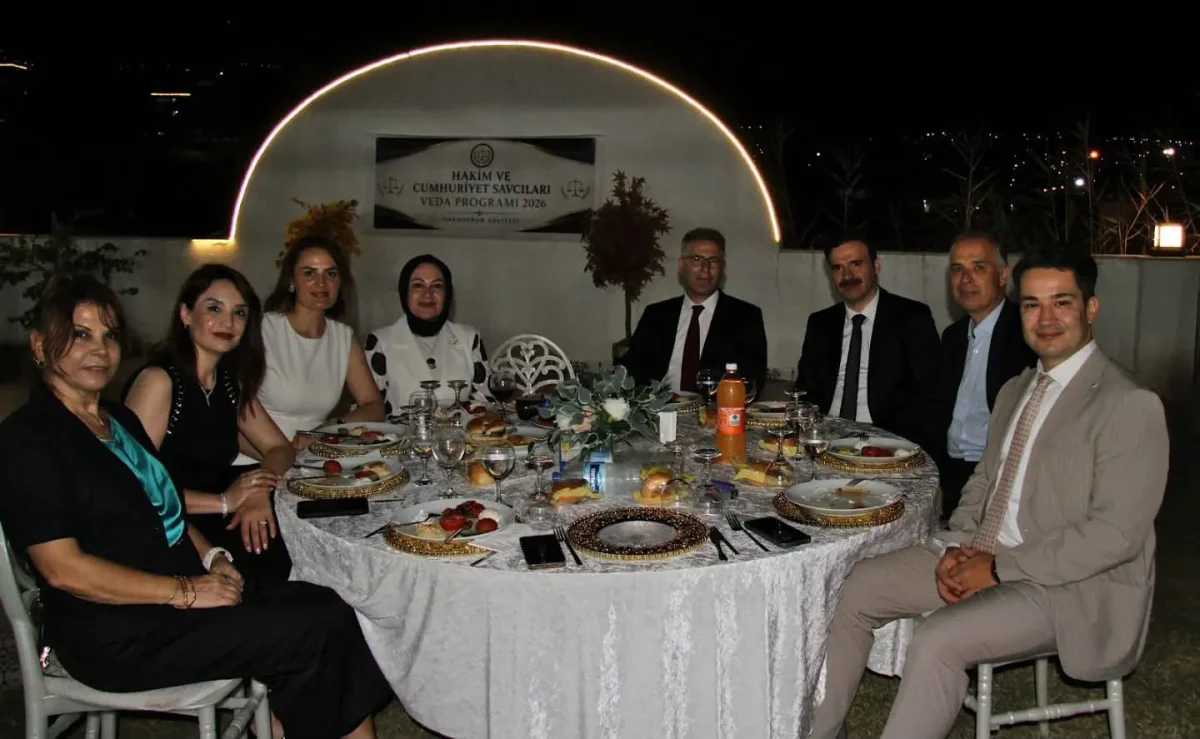 İskenderun’da Yargı Mensuplarına Veda: Başsavcı Ünalan Yeni Görev Yerlerine Uğurlandı