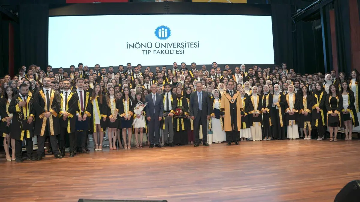 İnönü Üniversitesi Tıp Fakültesi’nden 234 Yeni Hekim Mezun Oldu: Bilim ve İnsanlık İçin Yemin Ettiler