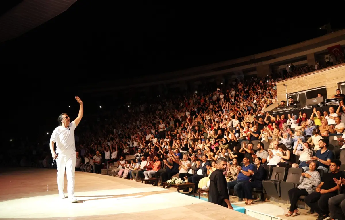 Sanatçı Çelik’ten Hatay’a Unutulmaz Konser: Deprem Sonrası Moral Destek