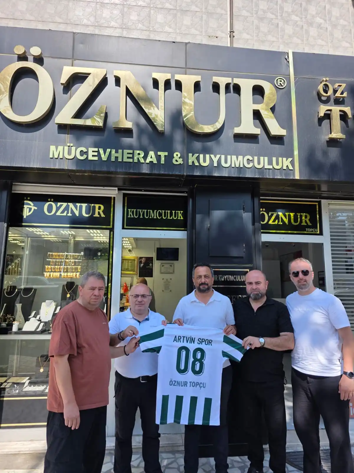 Artvinspor’dan İş İnsanı Öznür Topçu’ya Ziyaret: Kadın Voleybol Takımı İçin Destek Çağrısı