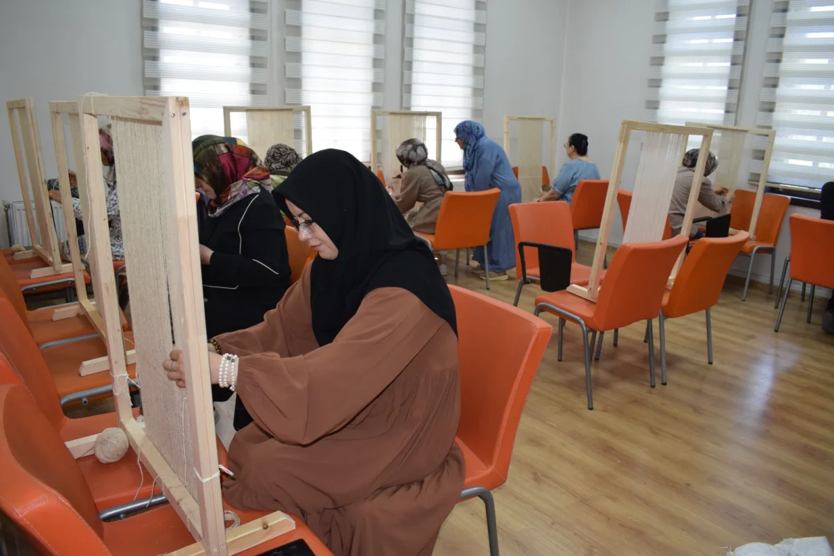 Malatya’nın Tarımsal Zenginliği Halılara Nakşediliyor: Kültürel Miras Canlanıyor
