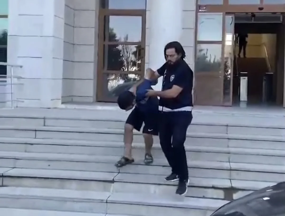 Hatay’da Dehşet Anları: Eşini Çocuklarının Gözü Önünde Darp Edip Bıçakla Tehdit Eden Koca Tutuklandı