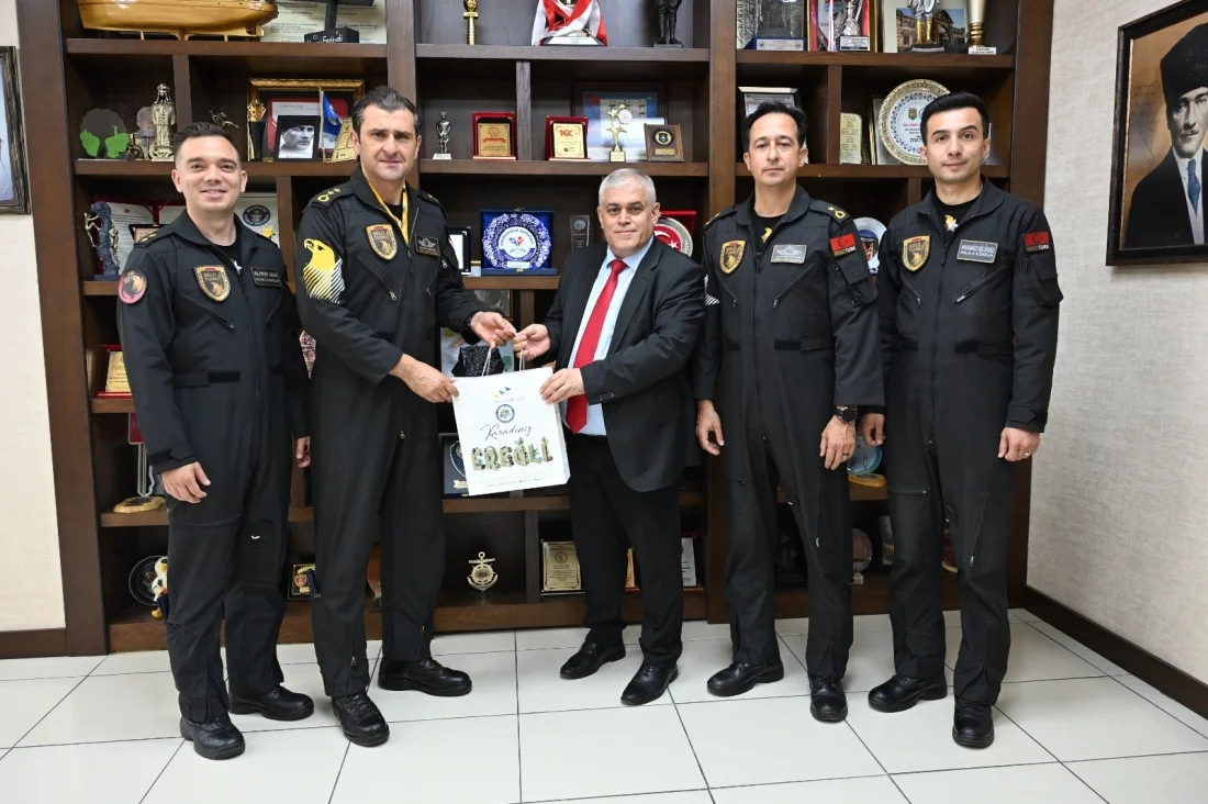 SOLOTÜRK Ekibinden Kdz. Ereğli Belediyesi’ne Ziyaret: Nefes Kesecek Gösteri Öncesi Anlamlı Buluşma