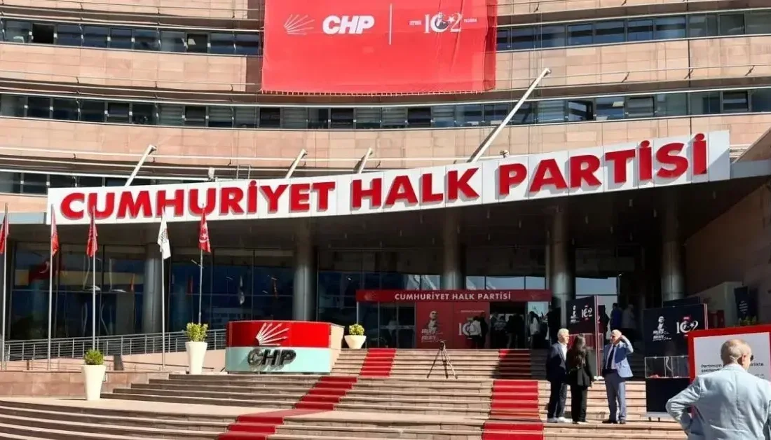 CHP İstanbul İl Yönetimi Davasında Tedbir Kararı Devam Ediyor: Gürsel Tekin Görevde Kalacak