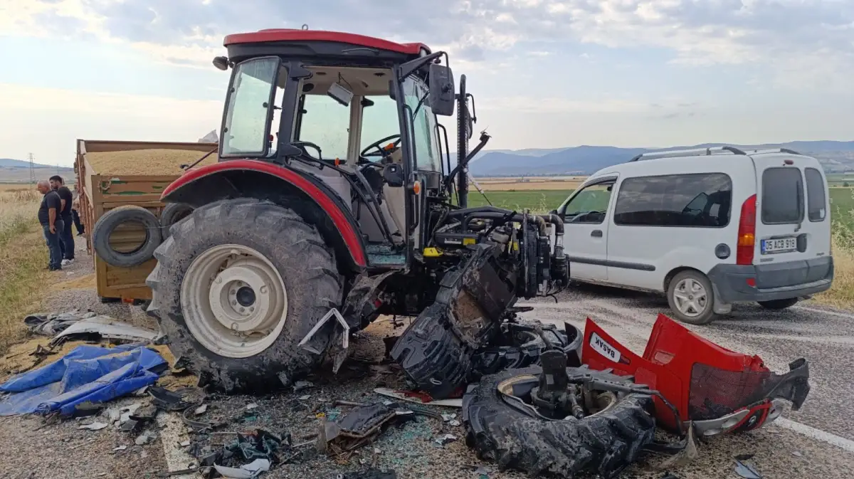 Amasya’da Cenaze Dönüşü Acı Kaza: 3 Kişi Hayatını Kaybetti
