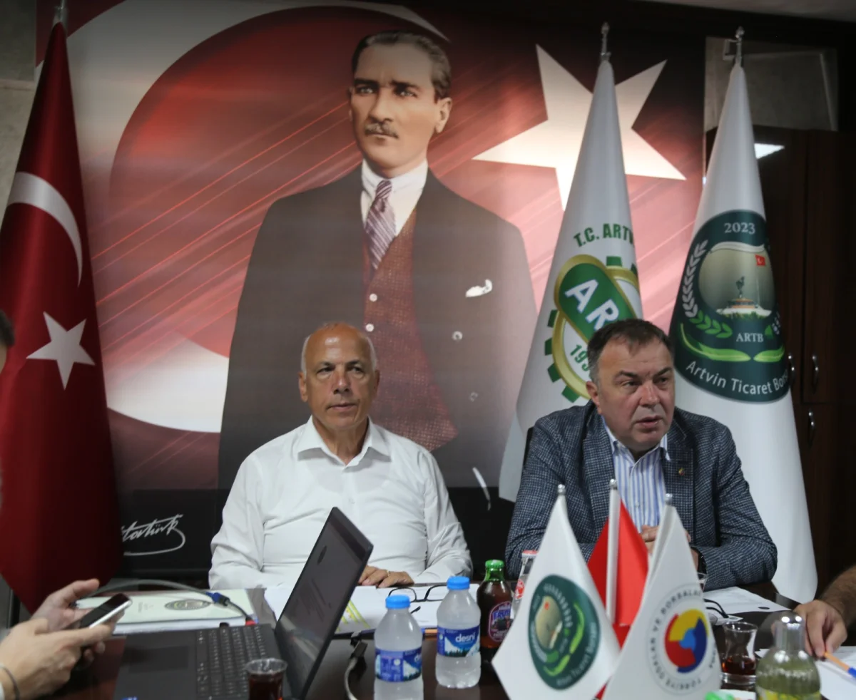 Artvin’de Kestane Balı Fiyatı Rekor Kırdı: Kilogramı 3.500 TL Oldu