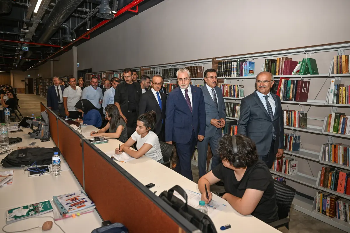 Bakan Işıkhan’dan Malatya’ya Tam Not: Deprem Sonrası Yeniden İnşa Sürecinde Vizyon Projeler