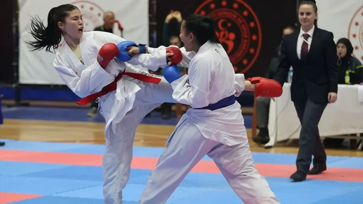 Samsun Karate Şampiyonası’na Hazırlanıyor: Ümit, Genç ve U21 Sporcular Madalya İçin Tatamide