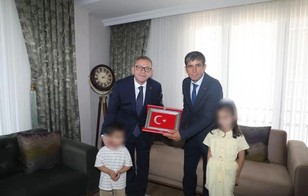 Kars Valisi Ziya Polat’tan 15 Temmuz Gazisi Fazıl Boztaş’a Ziyaret: Kahramanlık ve Vatan Sevgisi Vurgulandı