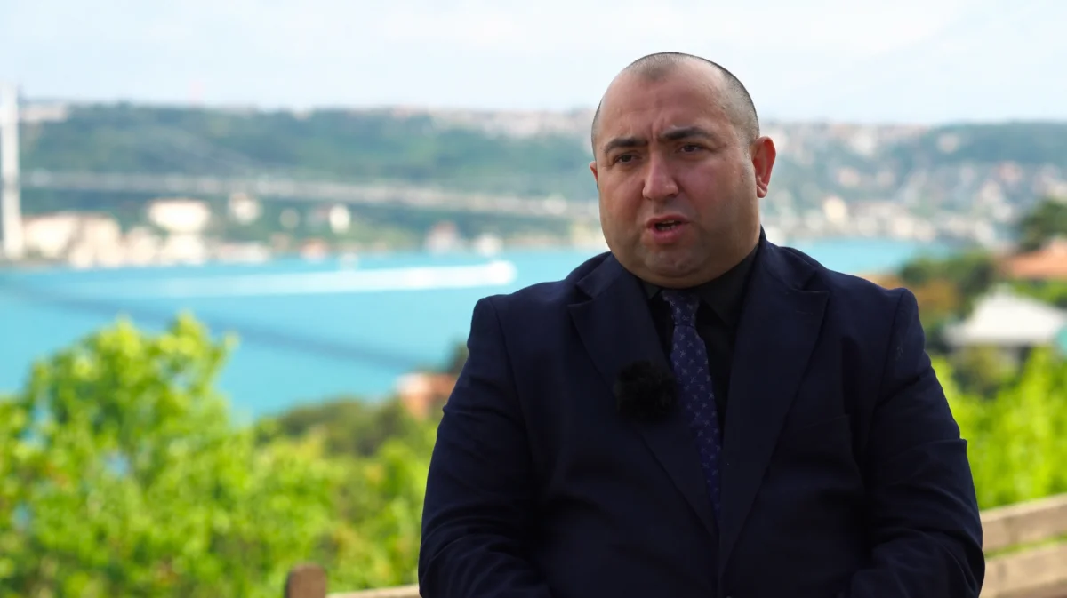 TRT Rus’un FETÖ Belgeselinde TİMBİR Başkan Yardımcısı Agil Alesger Uzman Olarak Yer Aldı