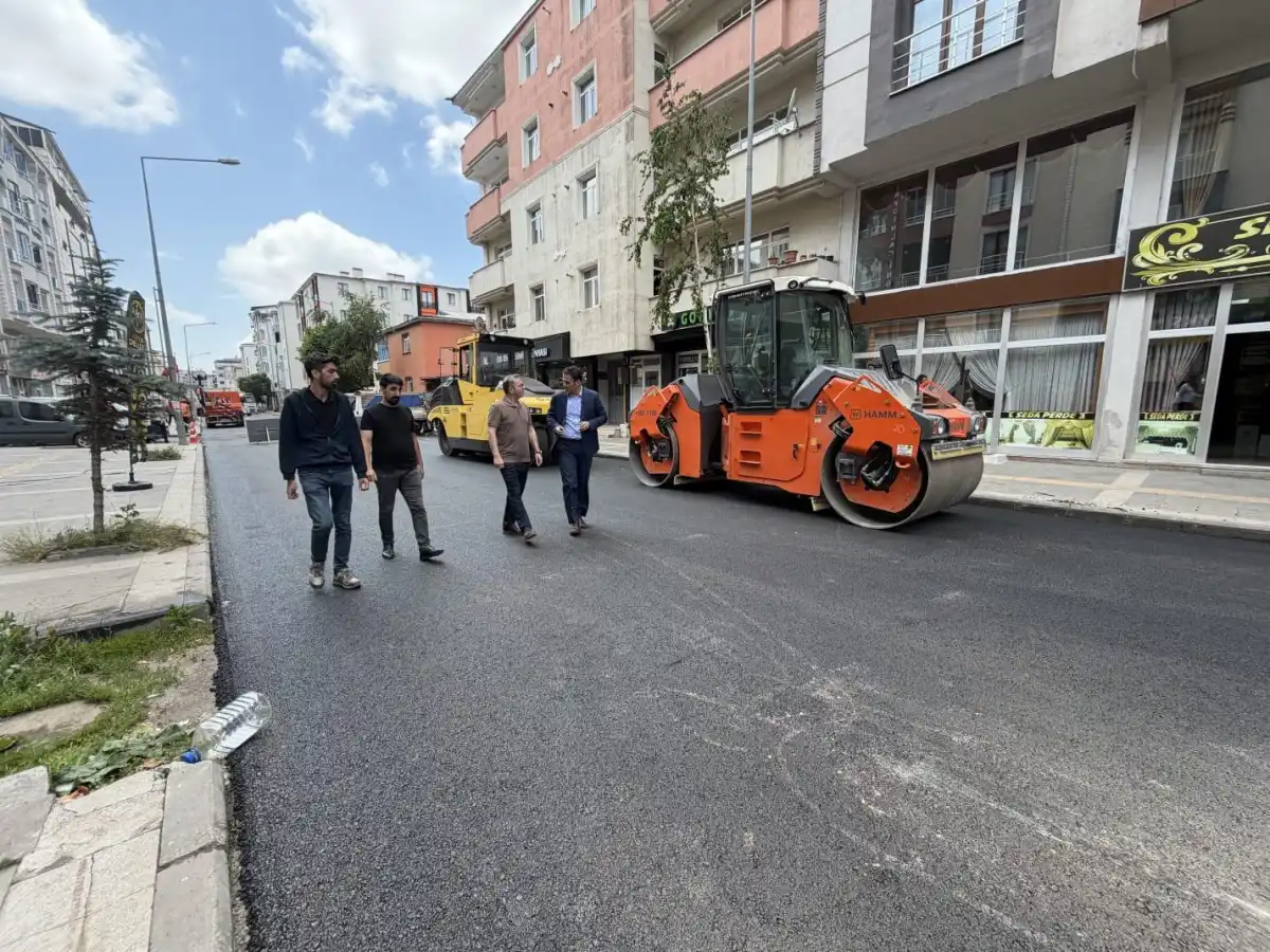 Kars’ta Cumhuriyet Caddesi’nde Kapsamlı Yol Çalışmaları Vali Polat Tarafından Denetlendi