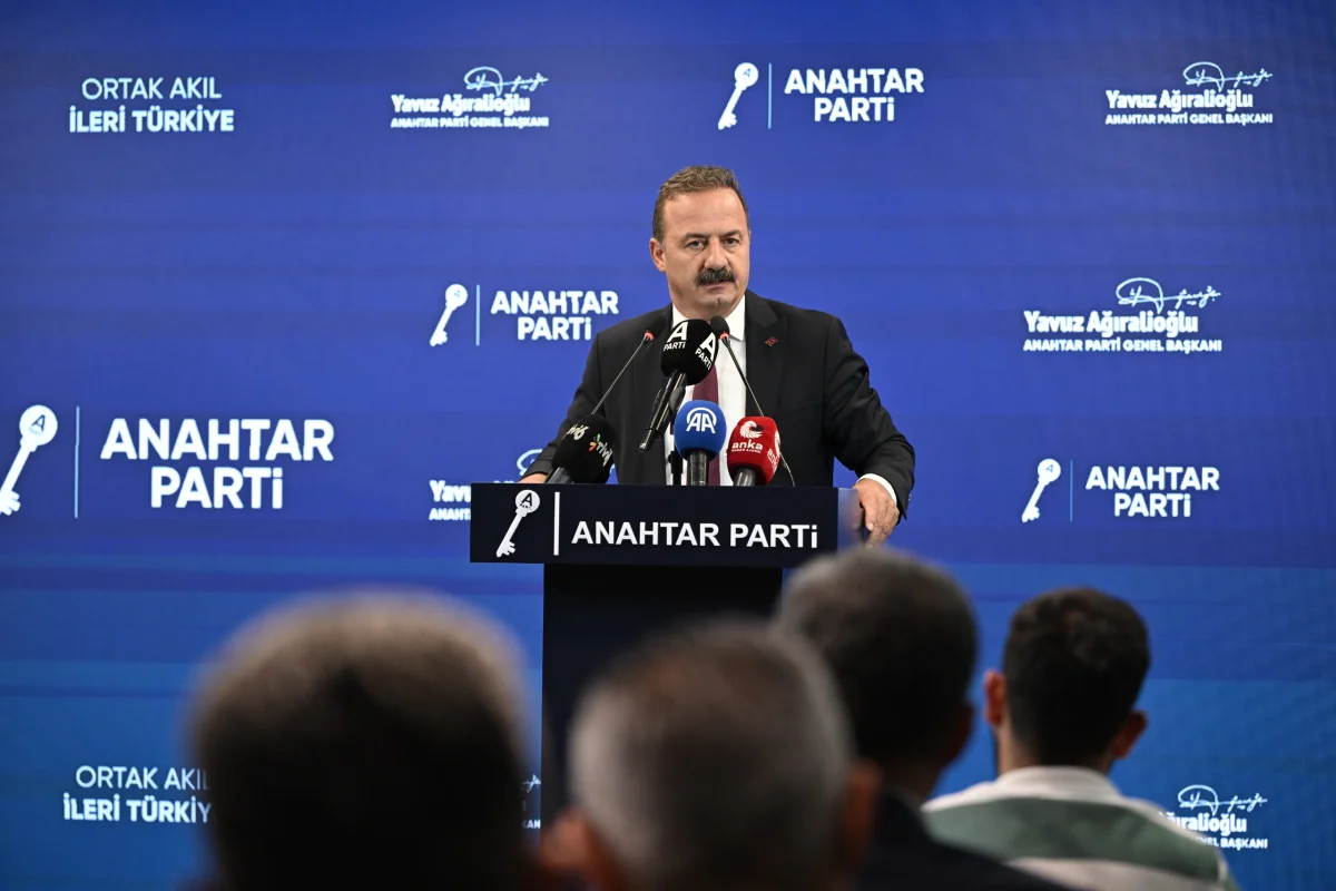 Yavuz Ağıralioğlu’ndan Sert Tepki: “Parasini Verdiği S-400’ü Kullanamayan Hükümet Tarihe Geçecek!”