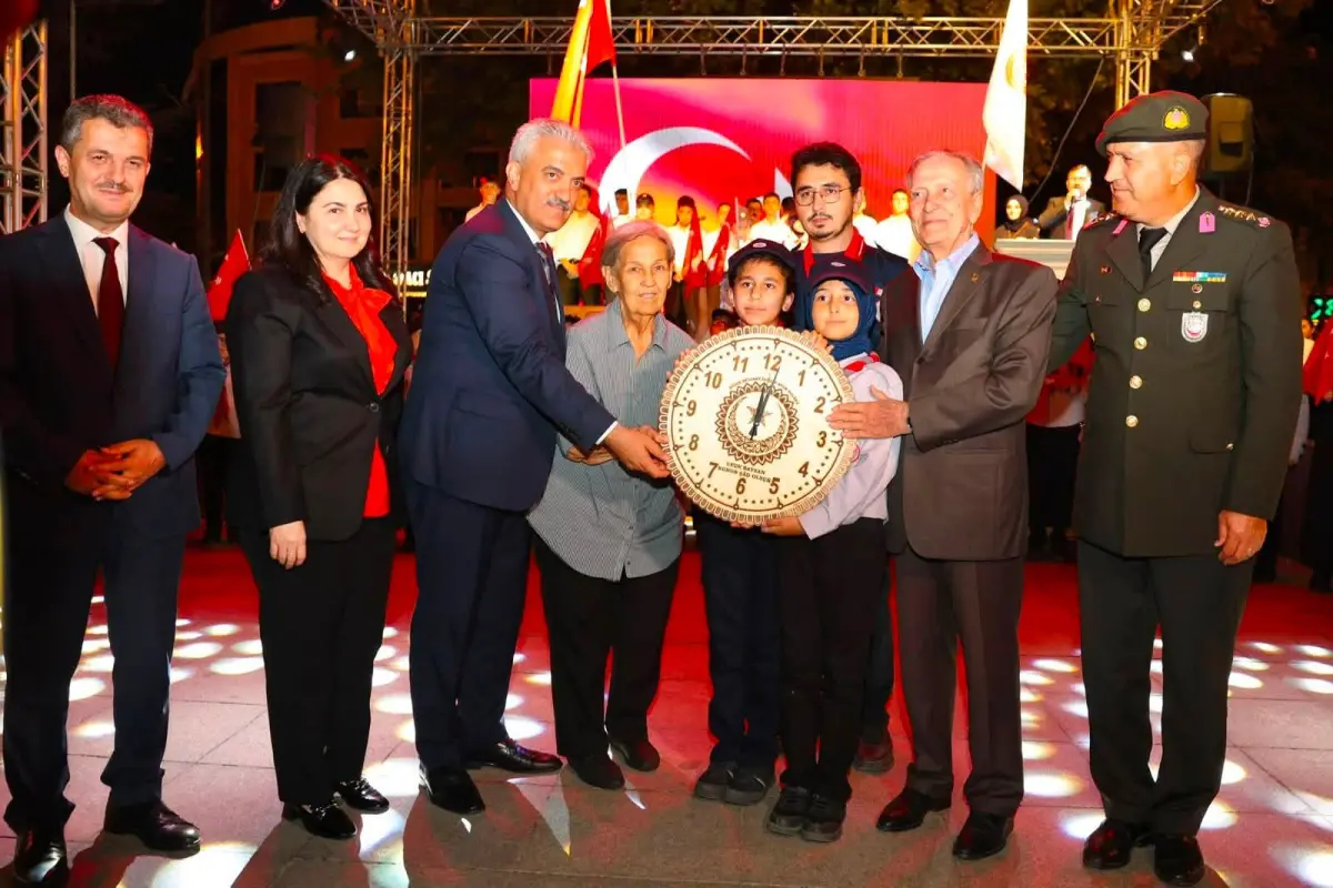 Düzce’de 15 Temmuz Şehitleri, Vatan Sevgisiyle Anıldı: Milli İrade Vurgusu