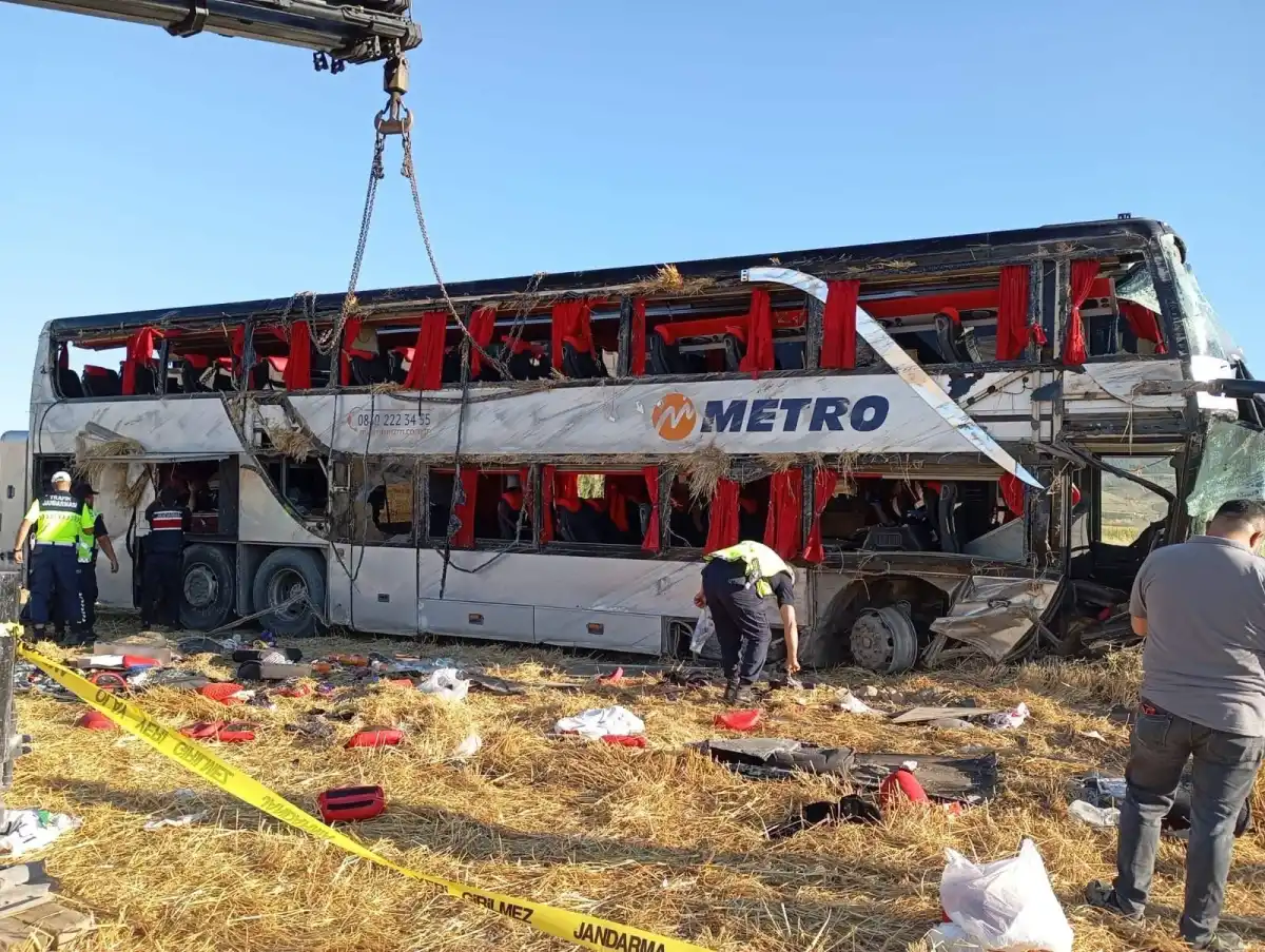 Merzifon’da Otobüs Kazası: 75 Yolcu Taşıyan Araç Şarampole Devrildi, 46 Yaralı